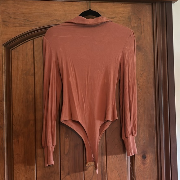 Collared bodysuit - Picture 3 of 3